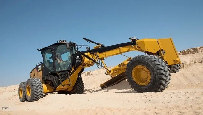 غريدر كاتربيلر 14L AWD